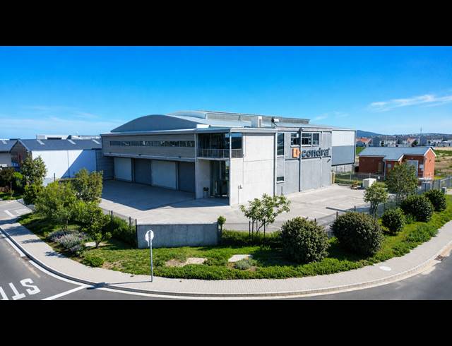 1,590M² WAREHOUSE FOR SALE IN RIVERGATE